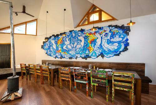 Robinhood Travel Hostel