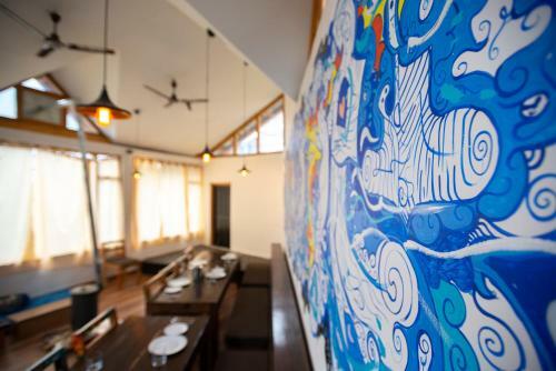 Robinhood Travel Hostel