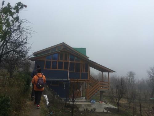 J8 Mountain Full House