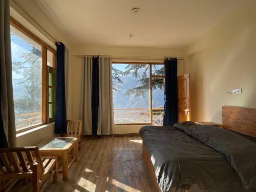 Tag's Stays & Hostel
