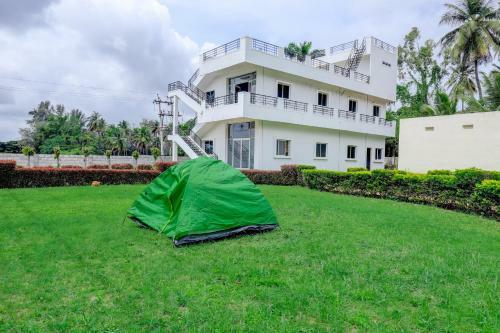 Hotel Ezzenza Royal Garden Brindavan Resort