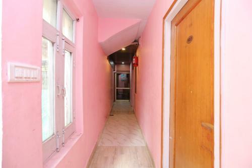 Hotel Oyo Flagship 16561 Surya Holiday Home