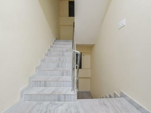 Hotel Oyo 84806 Swarna Palace