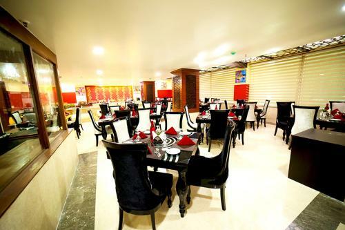 The Red Velvet Hotel Samarpan Patna