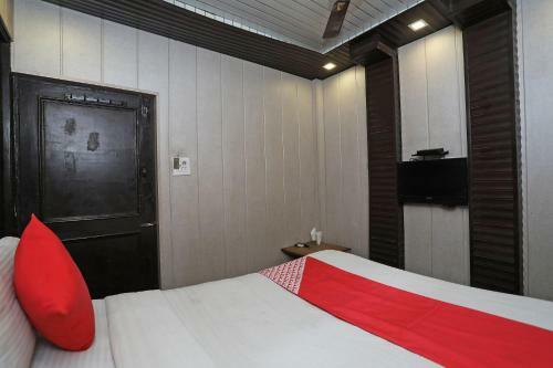 Oyo 6801 Hotel Shri Sai International