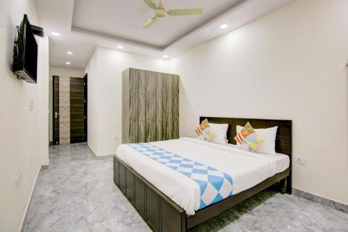 Hostal Oyo Home 65120 Cozy Stay Rohini Sec-7