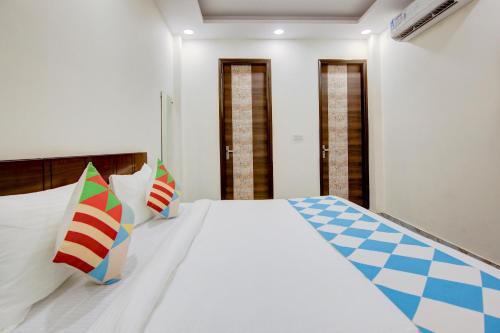 Hostal Oyo Home 65120 Cozy Stay Rohini Sec-7