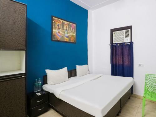 Hostal Vaccinated Staff - Oyo 78805 Decent Cozy Inn
