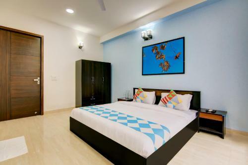 Hostal Oyo Home 62431 Bliss Home Saket