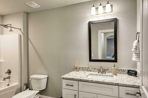 Upscale Navarre Retreat With Fully Fenced Yard!