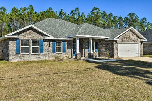 Upscale Navarre Retreat With Fully Fenced Yard!