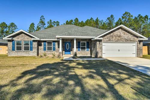 Upscale Navarre Retreat With Fully Fenced Yard!