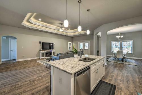 Upscale Navarre Retreat With Fully Fenced Yard!