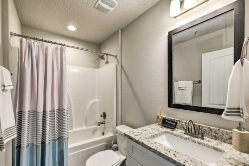 Upscale Navarre Retreat With Fully Fenced Yard!
