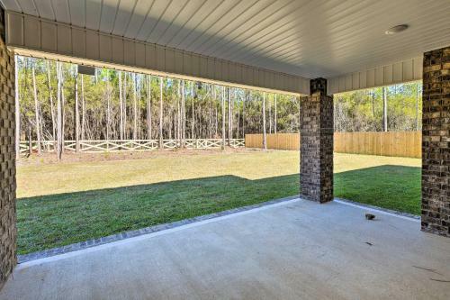 Upscale Navarre Retreat With Fully Fenced Yard!