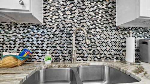 Sea Coast Gardens 401 By Teeming Vacation Rentals