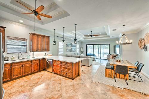 Coastal Naples Getaway About 2 Miles To Beaches!