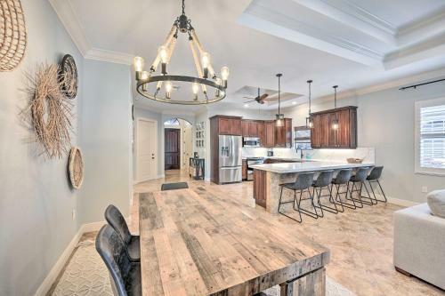 Coastal Naples Getaway About 2 Miles To Beaches!