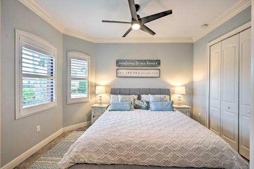 Coastal Naples Getaway About 2 Miles To Beaches!