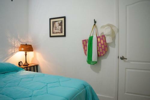 K - Cozy Room With Private Entrance (Apt 3)