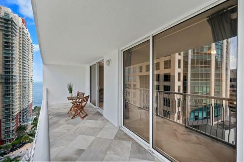 Apartamento Superb Condo With Parking In Brickell Miami