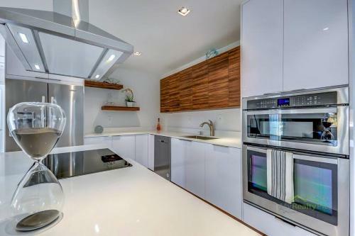 Modern Home*heated Pool, Basketball And Mini Golf