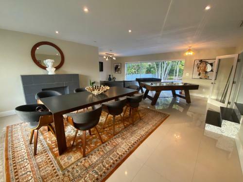 5 Bedroom House In The Canal
