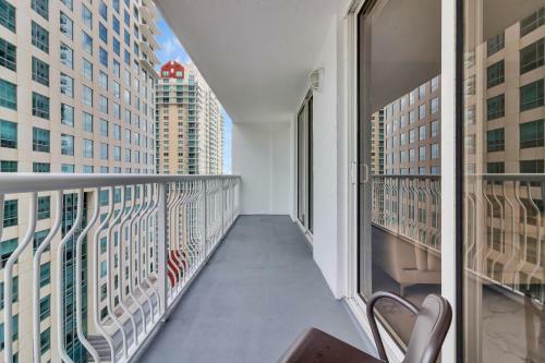 Luxury Apartments W Pool & Ocean Views In Brickell