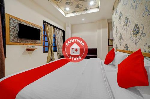 Oyo 82418 Hotel Radhika Palace