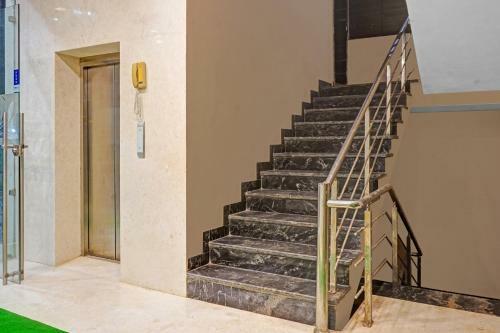 Hotel Capital O 81400 Vansh Palace