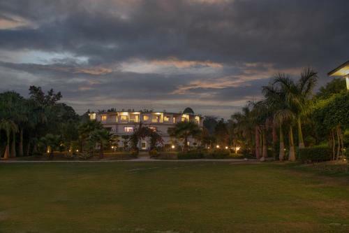 Hotel The Tattwaa Corbett Spa & Retreat