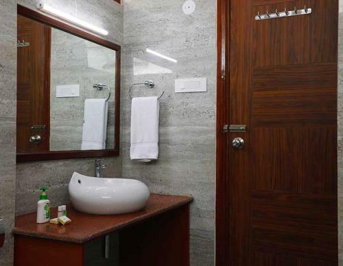 Hotel Shivani Foods & Resort