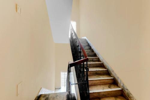 Hotel Oyo 81106 Safari Residencia