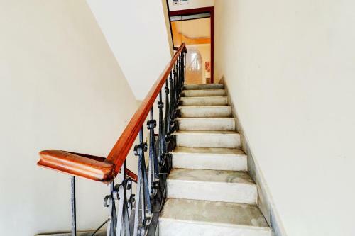 Hotel Oyo 81106 Safari Residencia