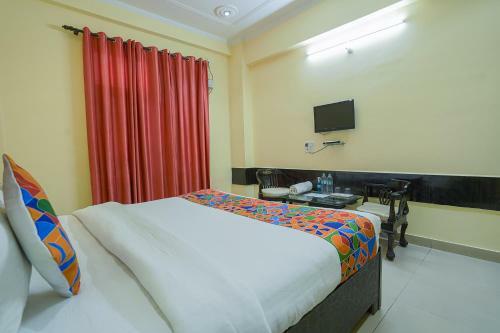 Fabhotel Paras Plaza