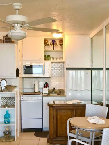 Ocean Breeze - Ocean Front At Symphony Beach Club!