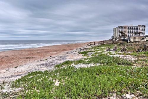 Coastal Bungalow 2 Blocks To Ormond Beach!