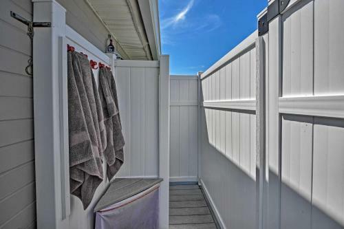 Coastal Bungalow 2 Blocks To Ormond Beach!