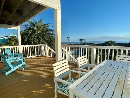 New Listing! Gulf Front Home With Private Beach Access & Pet Friendly
