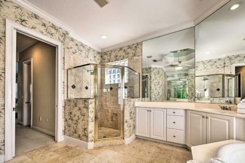 Spacious Canalfront Oasis In Rotonda West!