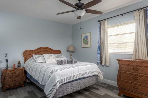 Purely Pompano, Pool, Water Front, Paddleboard, Beach, 5 Bedroom 3 Bath