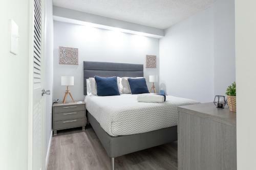 Modern Apartment At Sunny Isles Beach, W Pool