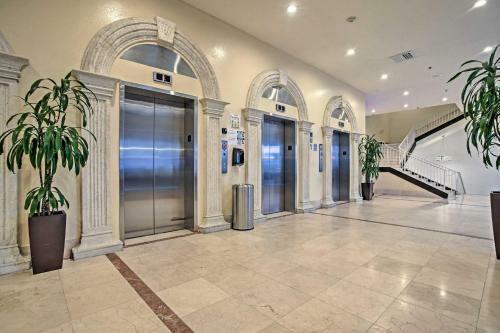 Apartamento Cozy Resort Studio With Balcony Walk To Beach!