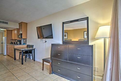 Apartamento Cozy Resort Studio With Balcony Walk To Beach!