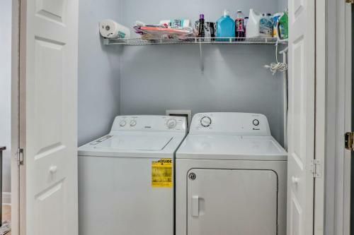 Tidy Tallahassee Townhome About 7 Mi To Downtown!