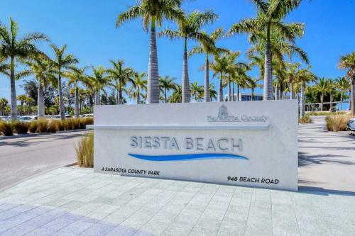 Canal 309 - Right In Siesta Key Village!