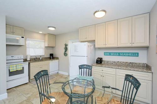 Canal 309 - Right In Siesta Key Village!