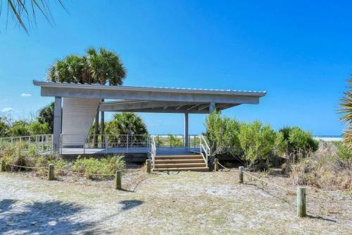 Canal 309 - Right In Siesta Key Village!