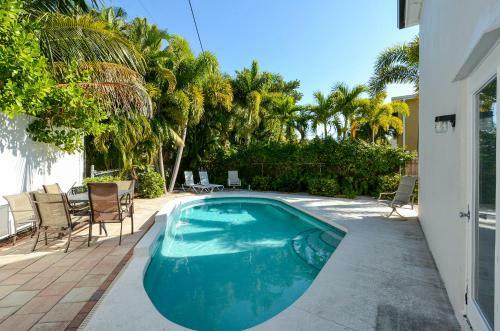 Canal 315 - Right In Siesta Key Village!