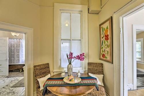 Central Albany Home With Covered Porch And Patio!